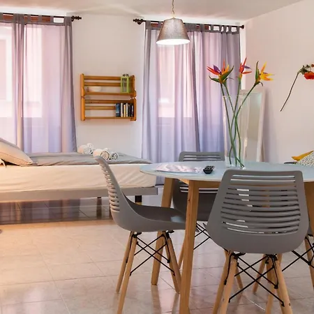 Aparthotel Mama 2*
