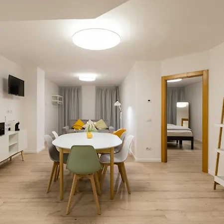 Mama Aparthotel 2*